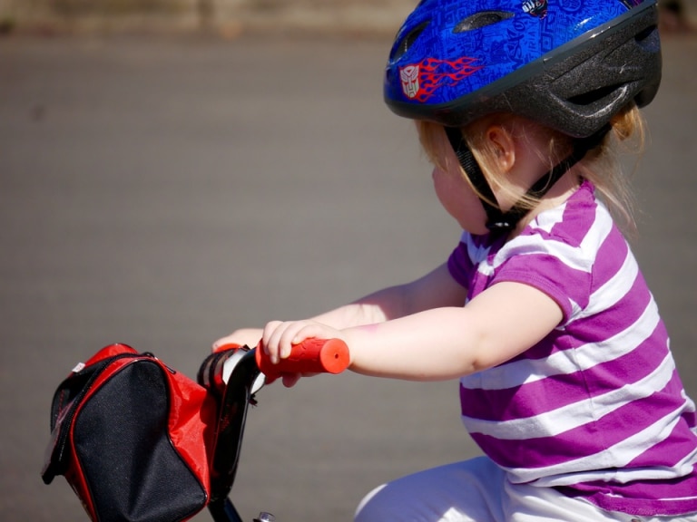 Comment bien choisir un casque de moto pour son enfant ?